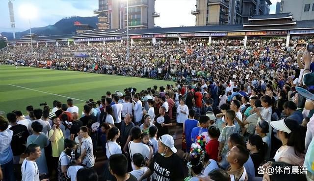 在香港电影市场的历史上，票房过亿港币的电影仅有《泰坦尼克号》《阿凡达》《钢铁侠3》等少数几部，现在又多了一部《复仇者联盟3》